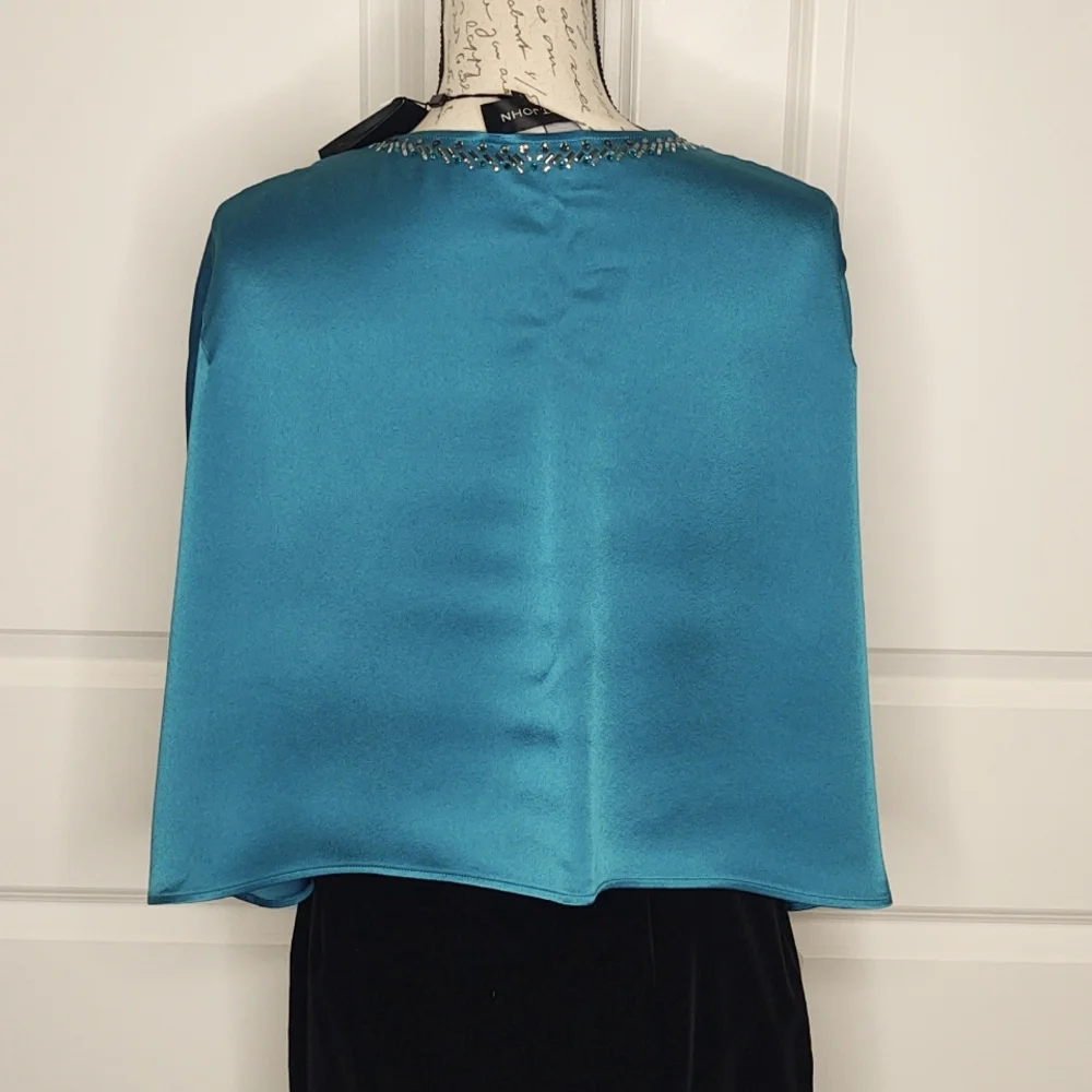 St. John Embellished Cape, Size L - Picture 6 of 11